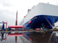 中 세계 최대 1만800대급 자동차운반선 한국에 인도