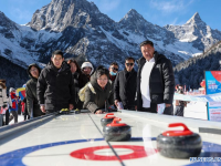 매운 음식과 스키의 조화...中 쓰촨성, 빙설 경제 열기 "UP"