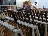 줄 없는 기타에서 에어드럼까지...세계로 뻗어나가는 中 스마트 악기