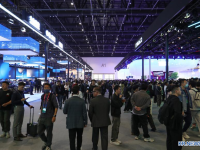 이제는 이동하는 로봇...베이징 모터쇼 관통한 키워드 "스마트"